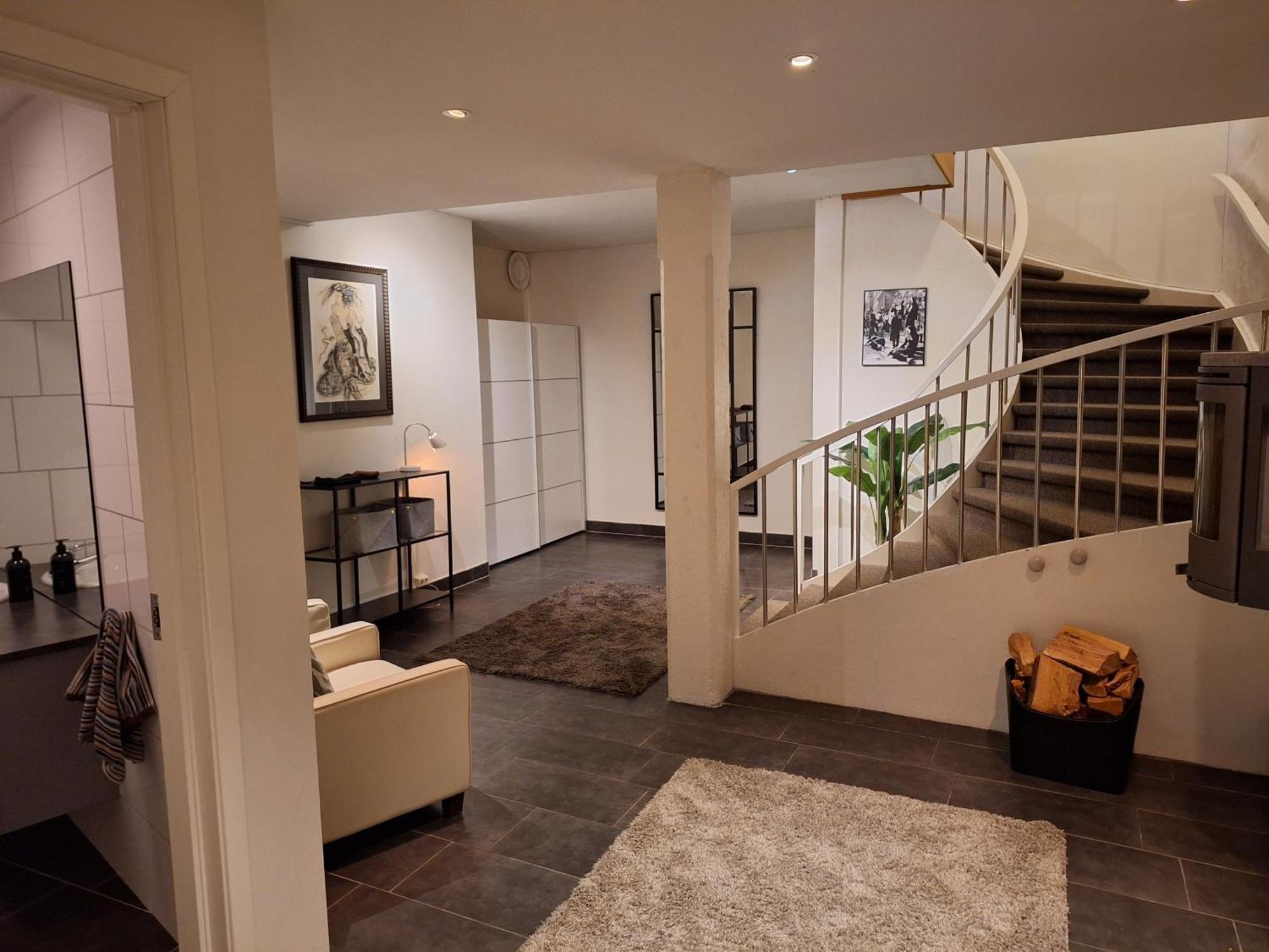 Unik, Stor I Hjertet Av Sandnes Apartment